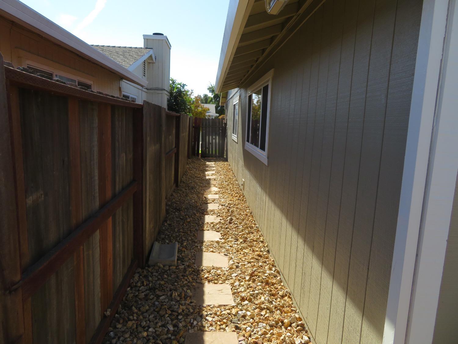 Detail Gallery Image 21 of 24 For 4494 Windcloud Ave, Sacramento,  CA 95838 - 3 Beds | 2 Baths