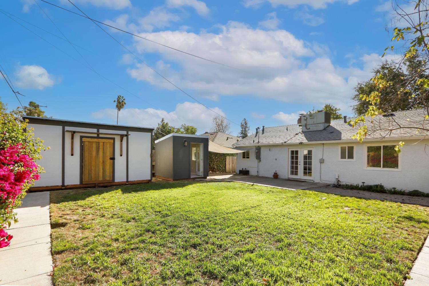 Detail Gallery Image 25 of 32 For 7031 Alcott Dr, Sacramento,  CA 95820 - 2 Beds | 1 Baths