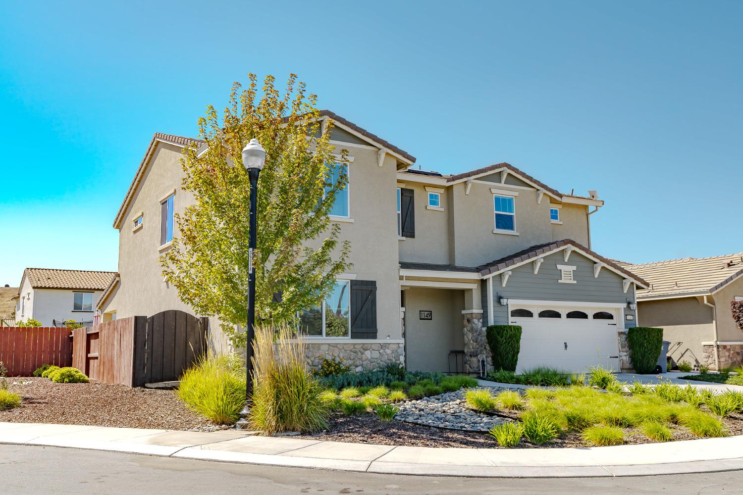 Detail Gallery Image 6 of 60 For 1149 Caetano Place, San Juan Bautista,  CA 95045 - 4 Beds | 3/1 Baths