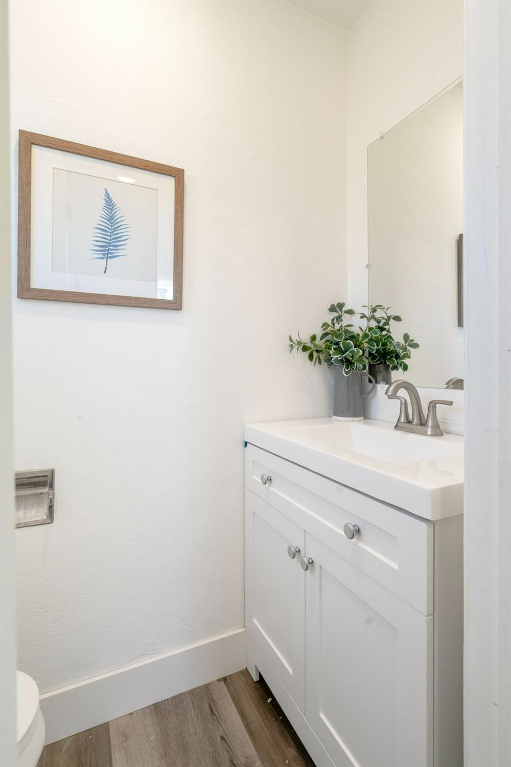 Detail Gallery Image 16 of 26 For 3418 20th Ave, Sacramento,  CA 95820 - 3 Beds | 2/1 Baths