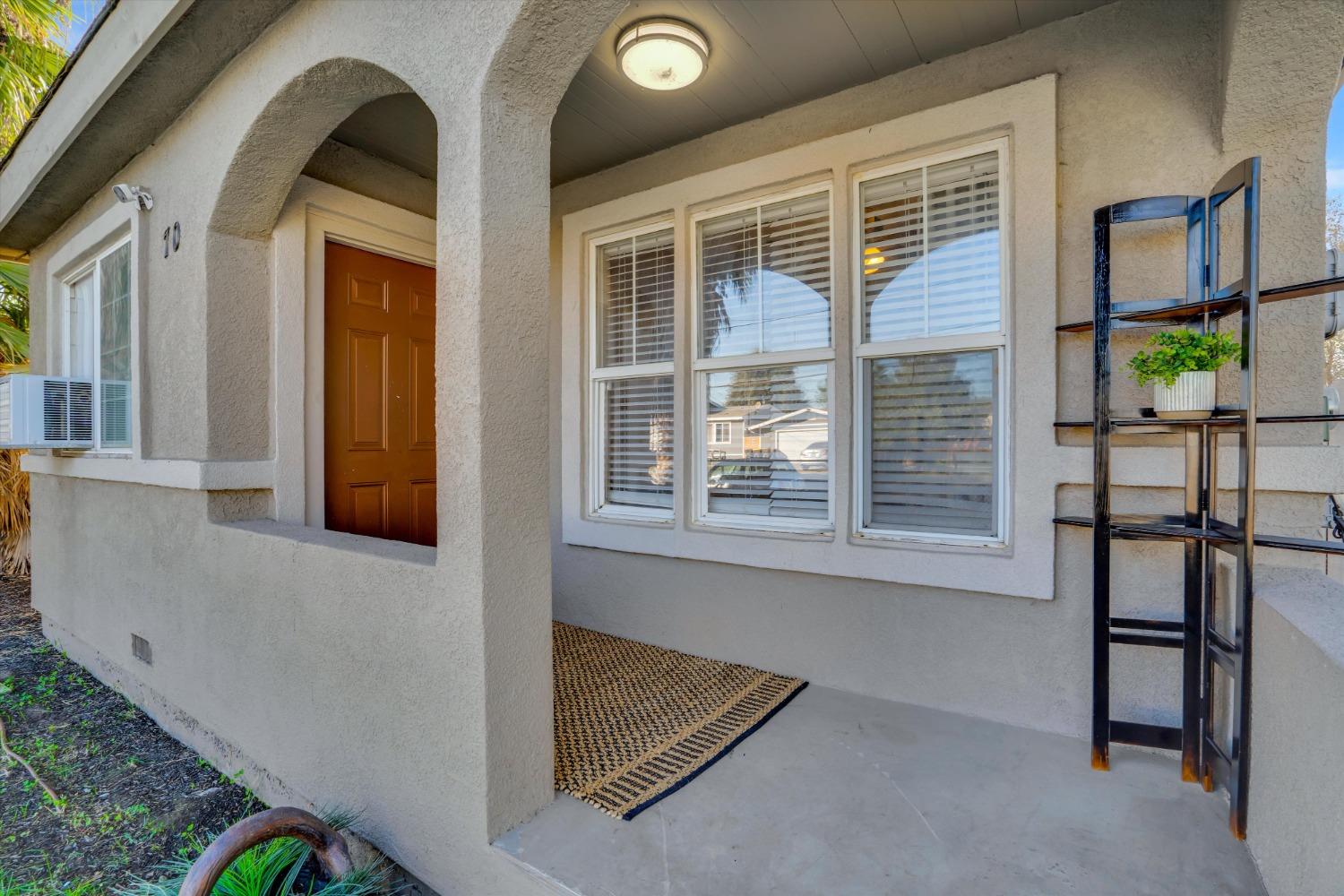 Detail Gallery Image 7 of 27 For 70 Mosswood Ave, Stockton,  CA 95206 - 2 Beds | 1 Baths