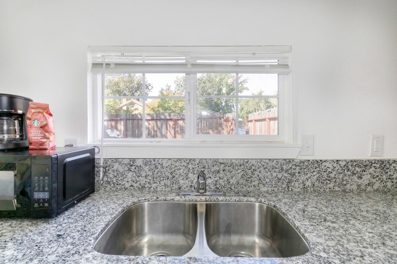 Detail Gallery Image 41 of 54 For 628 Grove St, Roseville,  CA 95678 - 3 Beds | 2/1 Baths