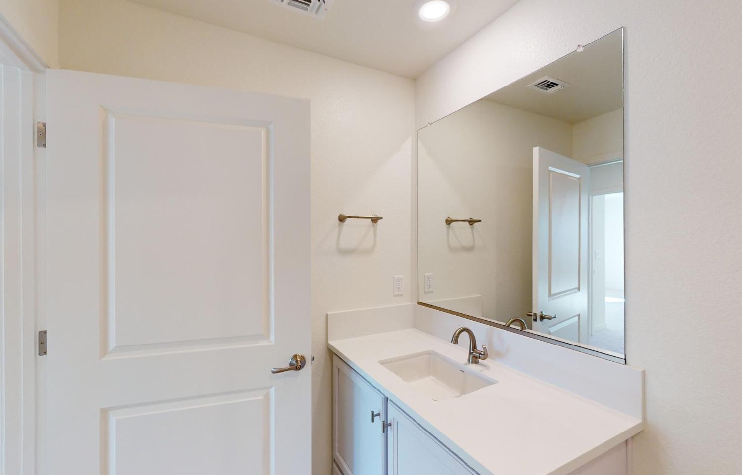 Detail Gallery Image 10 of 34 For 12049 Agen Cir, Rancho Cordova,  CA 95742 - 3 Beds | 2/1 Baths