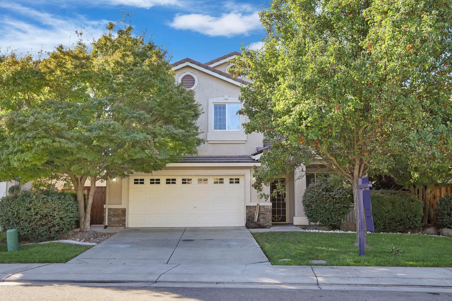 Detail Gallery Image 1 of 22 For 6221 Crestview Cir, Stockton,  CA 95219 - 4 Beds | 2/1 Baths