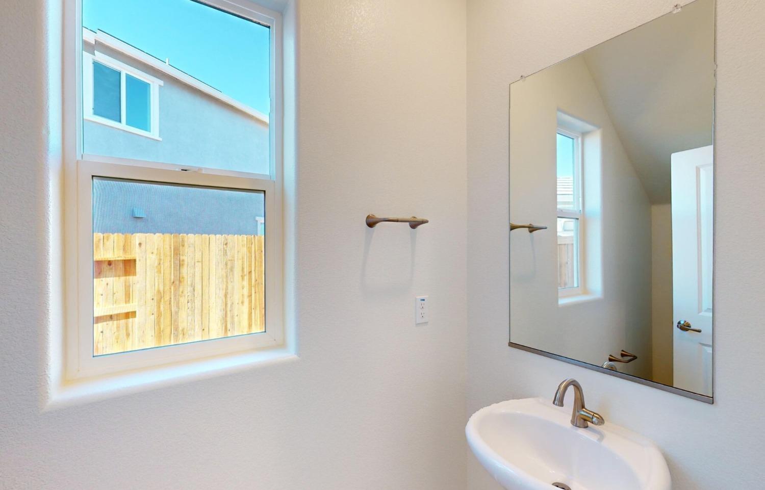 Detail Gallery Image 29 of 34 For 12049 Agen Cir, Rancho Cordova,  CA 95742 - 3 Beds | 2/1 Baths