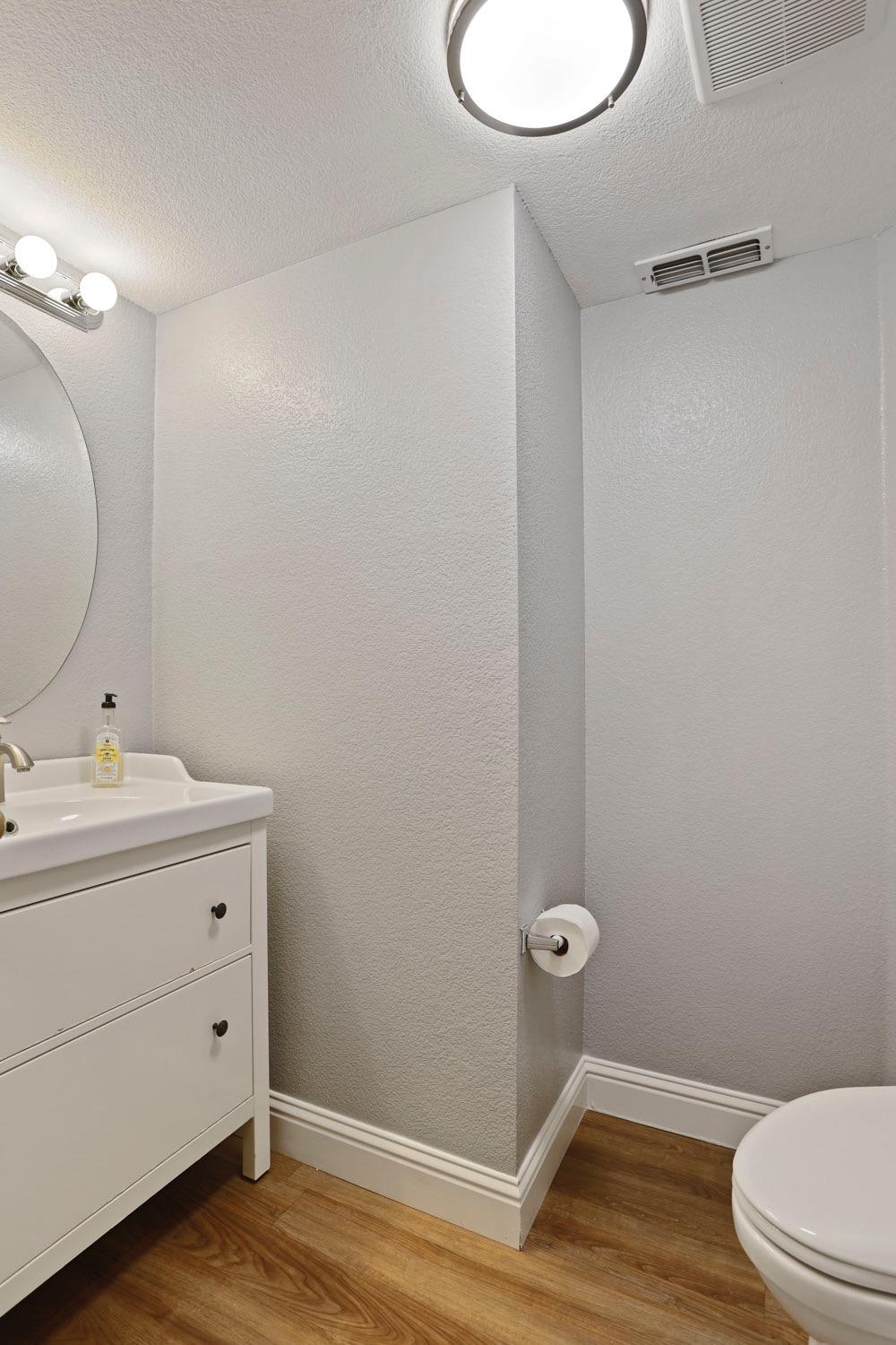 Detail Gallery Image 13 of 22 For 6221 Crestview Cir, Stockton,  CA 95219 - 4 Beds | 2/1 Baths