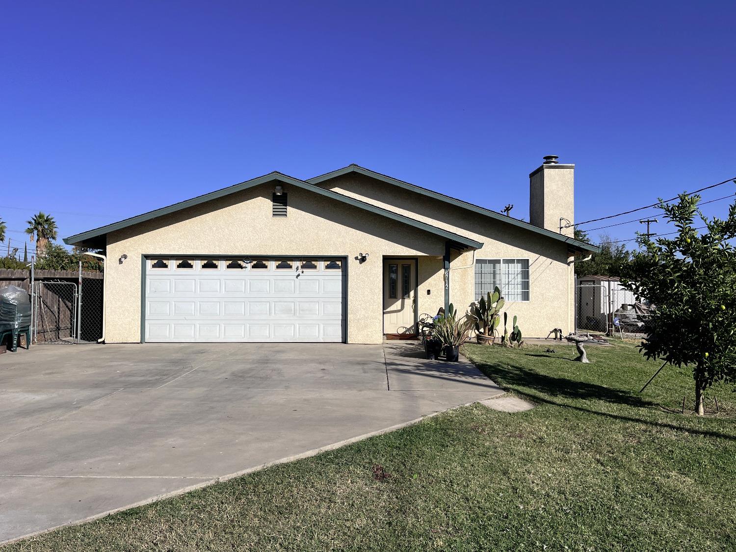 Detail Gallery Image 1 of 28 For 6712 N Cottage St, Winton,  CA 95388 - 3 Beds | 2 Baths