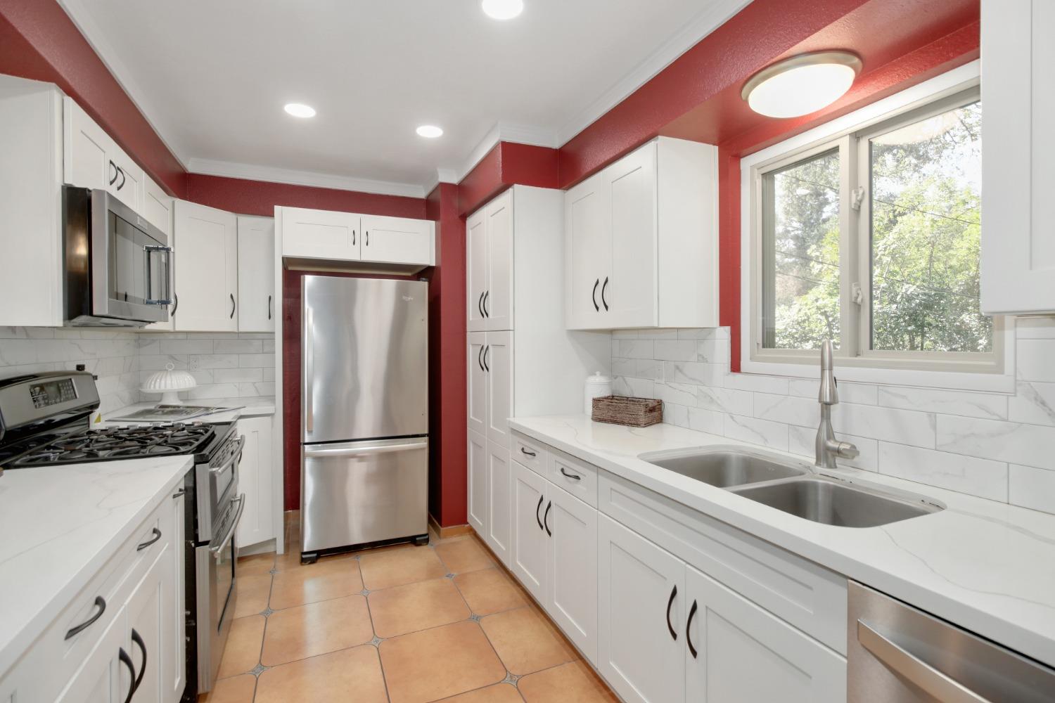 Detail Gallery Image 16 of 46 For 3345 Norris Ave, Sacramento,  CA 95821 - 2 Beds | 2 Baths