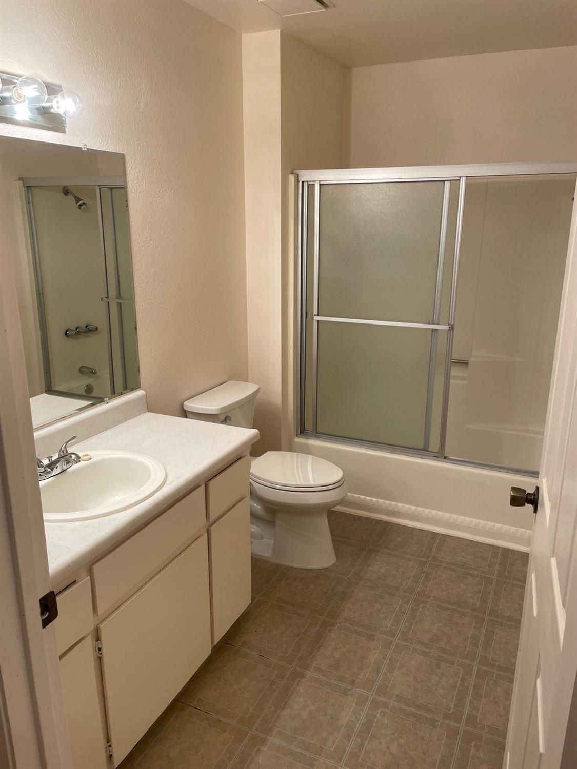 Detail Gallery Image 10 of 12 For 3308 Sherwood Ave #24,  Modesto,  CA 95350 - 2 Beds | 1 Baths