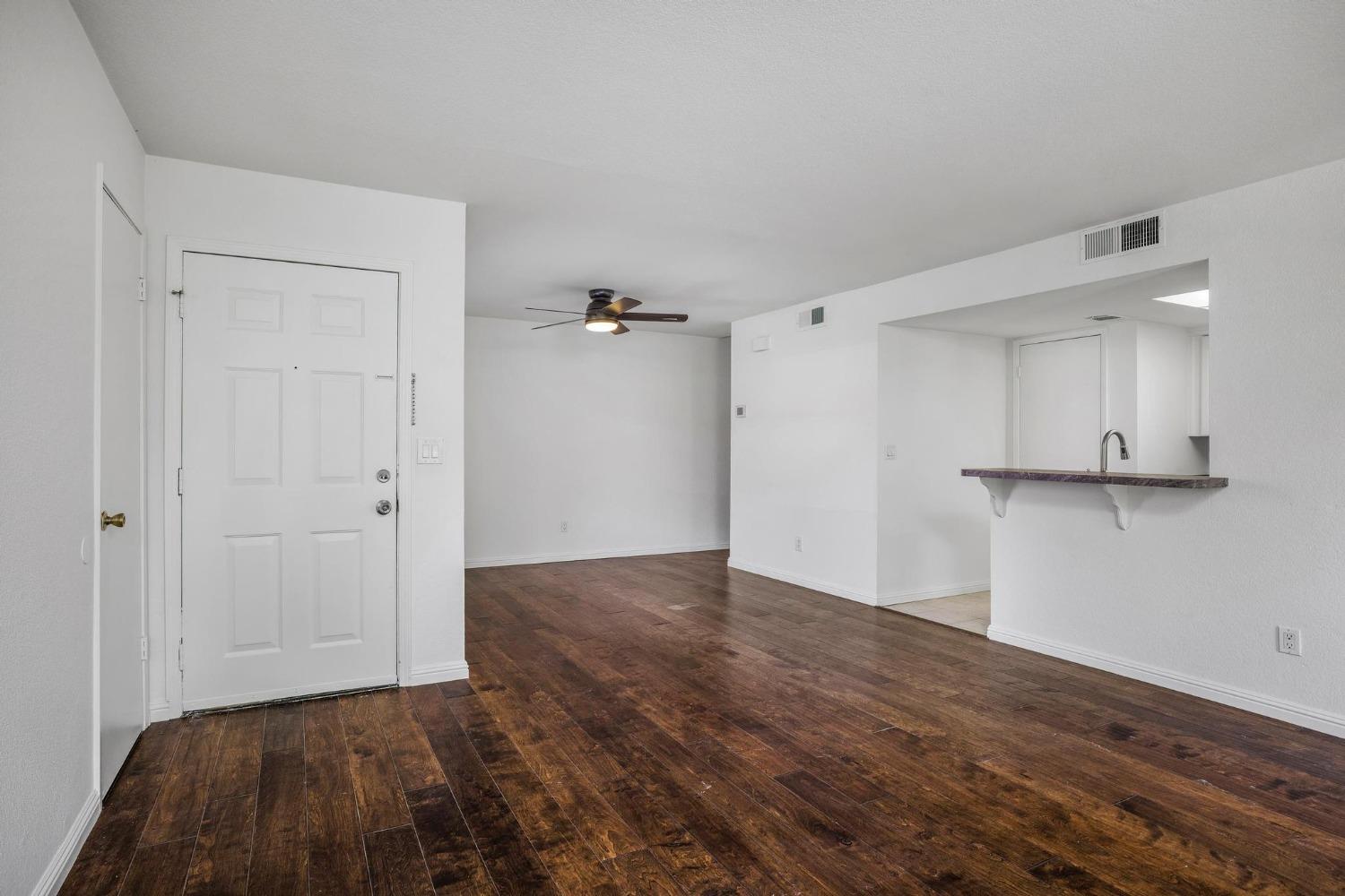 Detail Gallery Image 12 of 38 For 1661 Pyrenees Ave #69,  Stockton,  CA 95210 - 2 Beds | 1/1 Baths