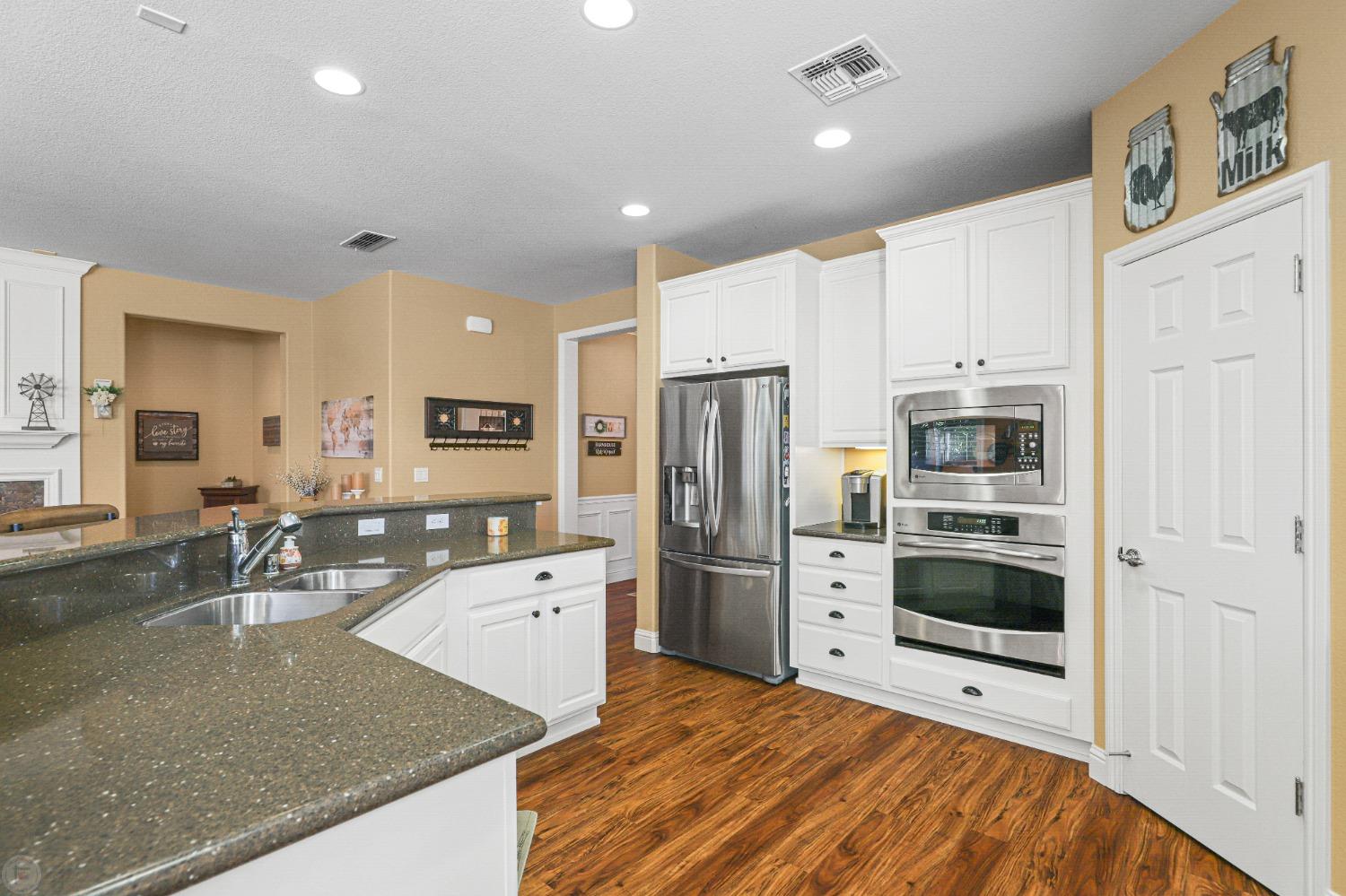 Detail Gallery Image 15 of 91 For 2395 Nutwood Pl, Manteca,  CA 95336 - 2 Beds | 2 Baths