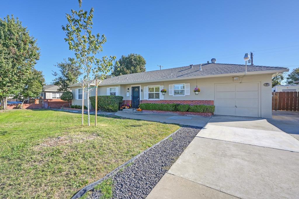 Detail Gallery Image 1 of 64 For 1444 Overholtzer Dr, Modesto,  CA 95355 - 3 Beds | 2 Baths