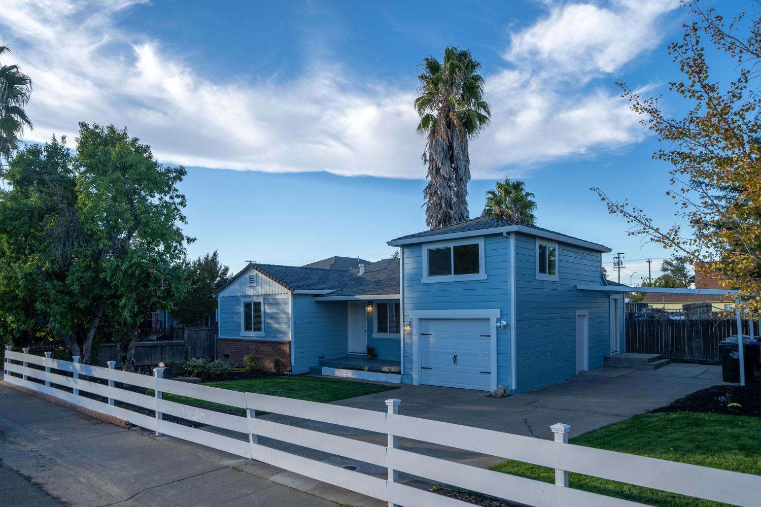 Detail Gallery Image 5 of 34 For 3231 32nd Ave, Sacramento,  CA 95824 - 3 Beds | 1/1 Baths