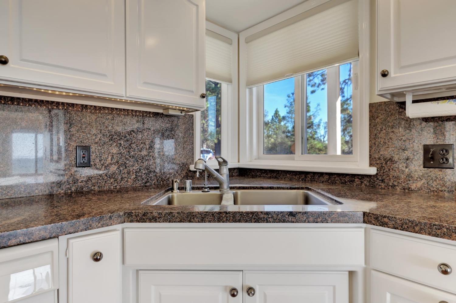 Detail Gallery Image 31 of 64 For 16174 Thornberry Ln, Grass Valley,  CA 95949 - 3 Beds | 4 Baths