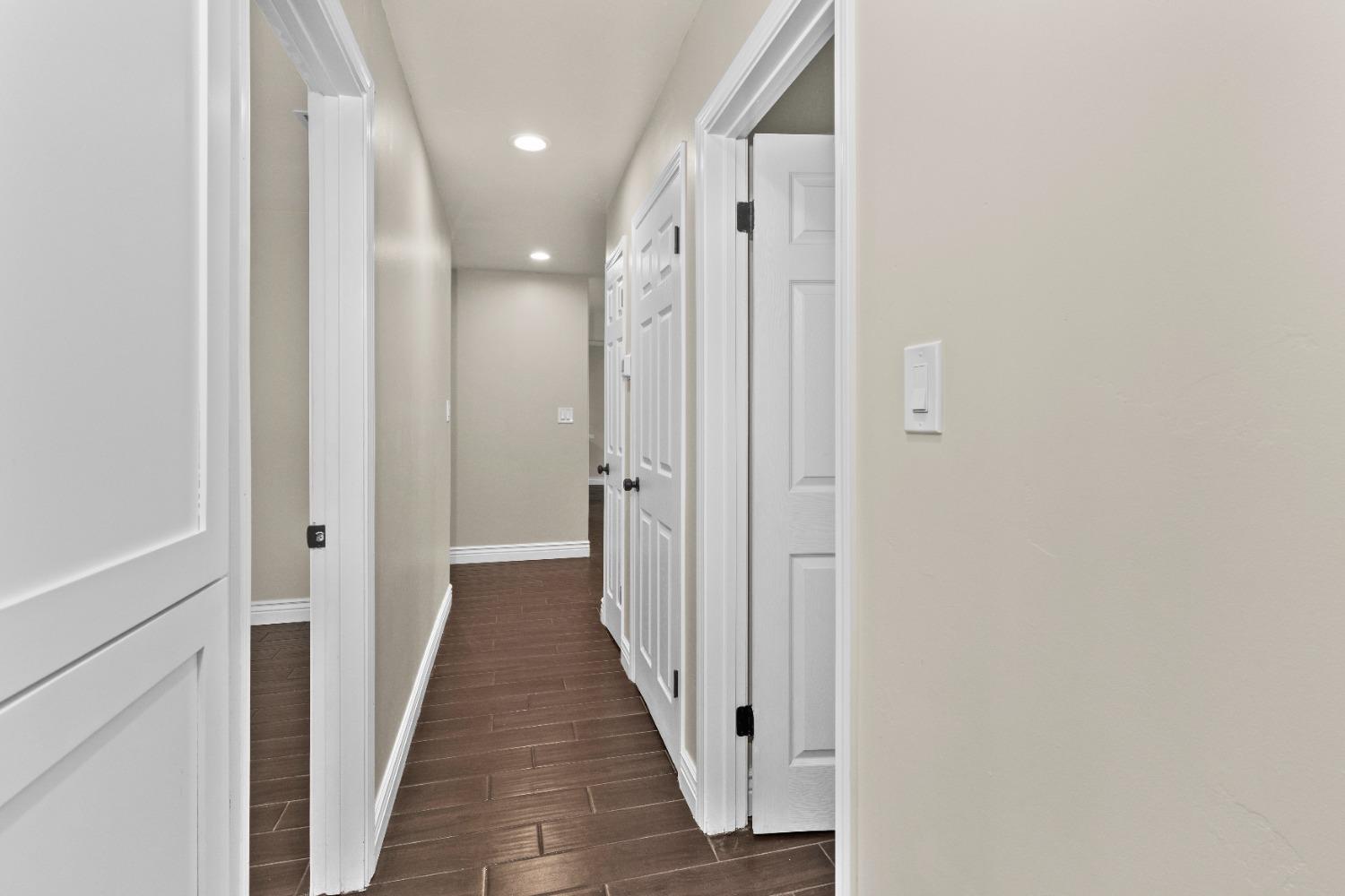 Detail Gallery Image 23 of 42 For 7577 Titian Pkwy, Sacramento,  CA 95823 - 4 Beds | 2 Baths