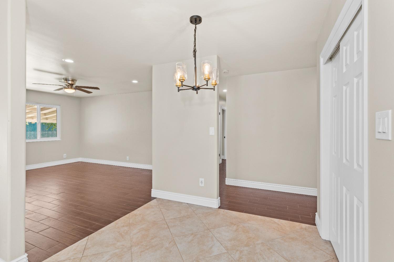 Detail Gallery Image 10 of 42 For 7577 Titian Pkwy, Sacramento,  CA 95823 - 4 Beds | 2 Baths