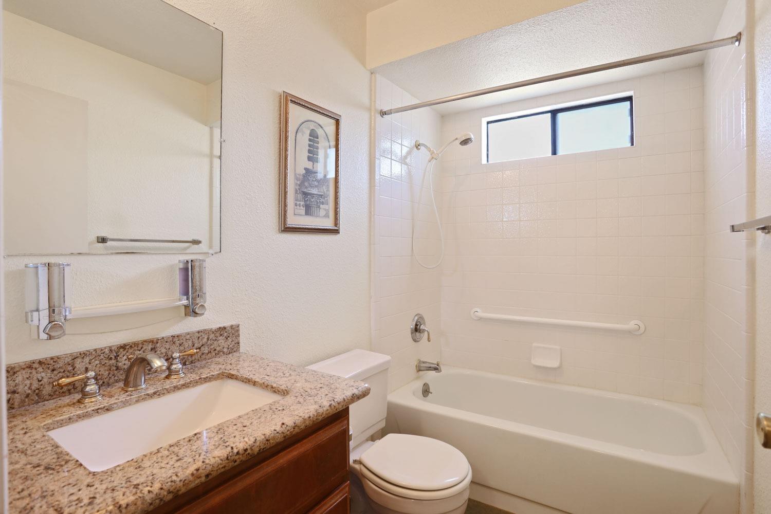 Detail Gallery Image 16 of 41 For 2953 Moss Creek Ct, Stockton,  CA 95219 - 3 Beds | 2 Baths