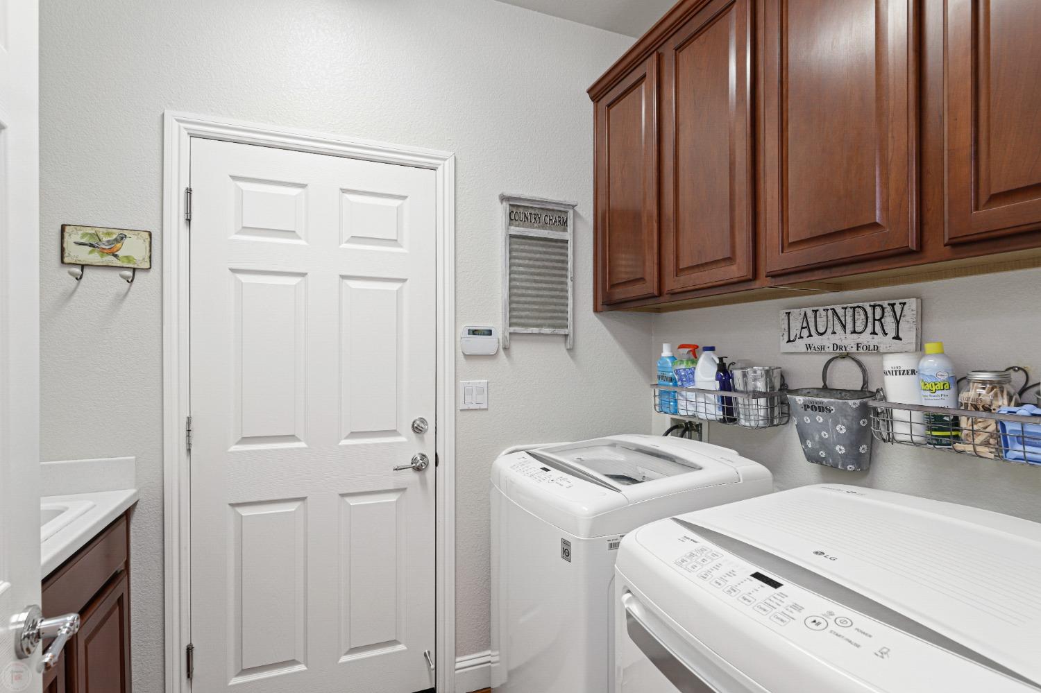 Detail Gallery Image 35 of 91 For 2395 Nutwood Pl, Manteca,  CA 95336 - 2 Beds | 2 Baths