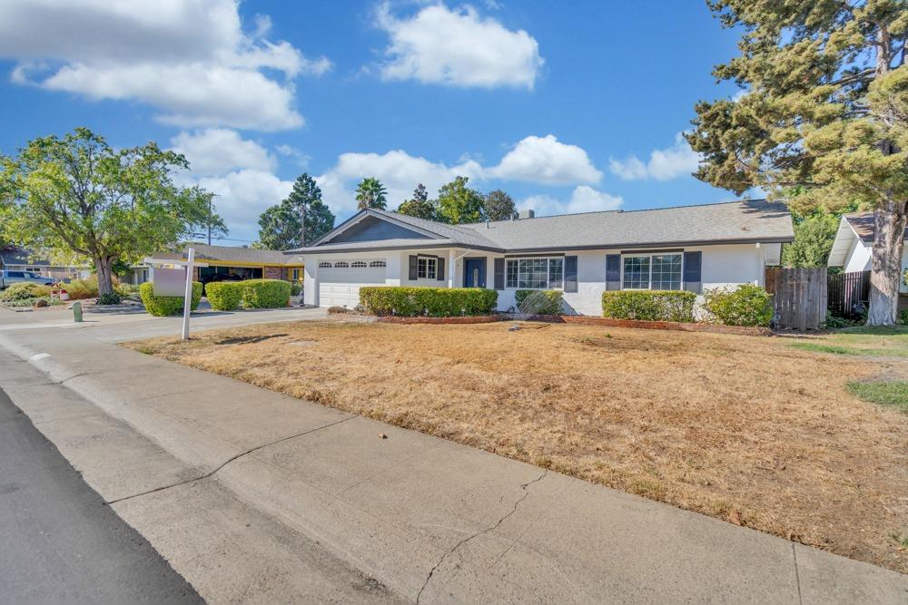 Detail Gallery Image 3 of 51 For 10745 Pedro Way, Rancho Cordova,  CA 95670 - 4 Beds | 2 Baths