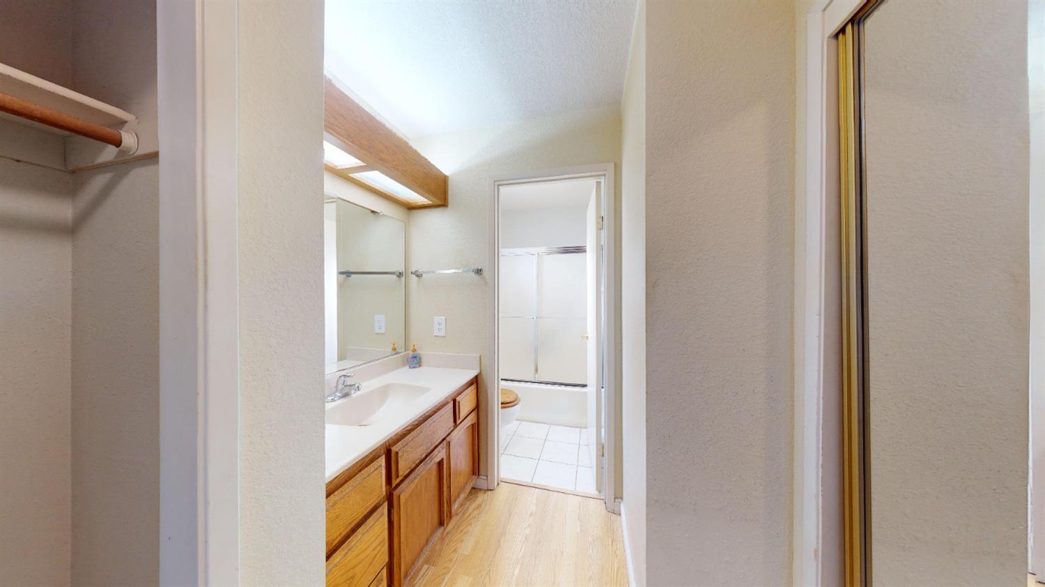 Detail Gallery Image 6 of 13 For 2416 Southfork Ln., Modesto,  CA 95355 - 3 Beds | 2/1 Baths