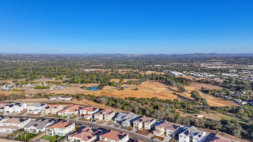 Detail Gallery Image 68 of 90 For 4058 Whitney Vista Ln, Rocklin,  CA 95677 - 4 Beds | 3/1 Baths