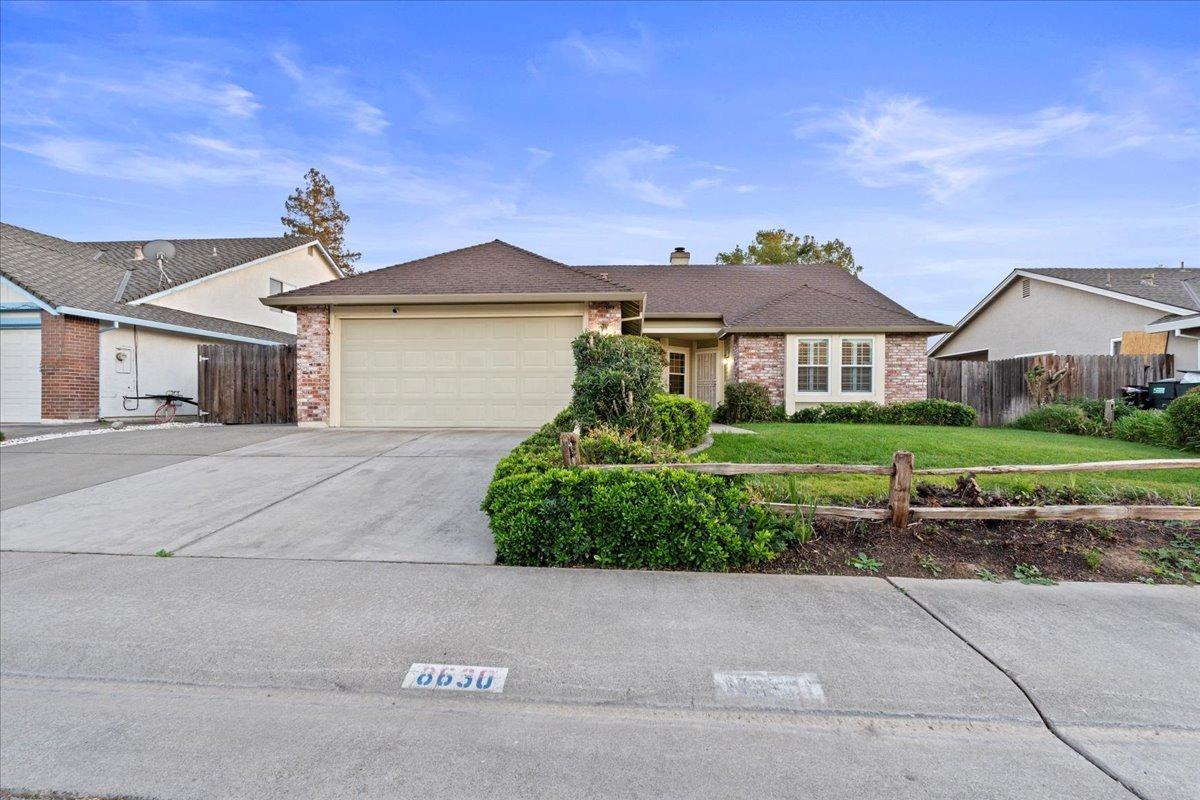 Detail Gallery Image 1 of 20 For 8630 Cord Way, Sacramento,  CA 95828 - 3 Beds | 2 Baths