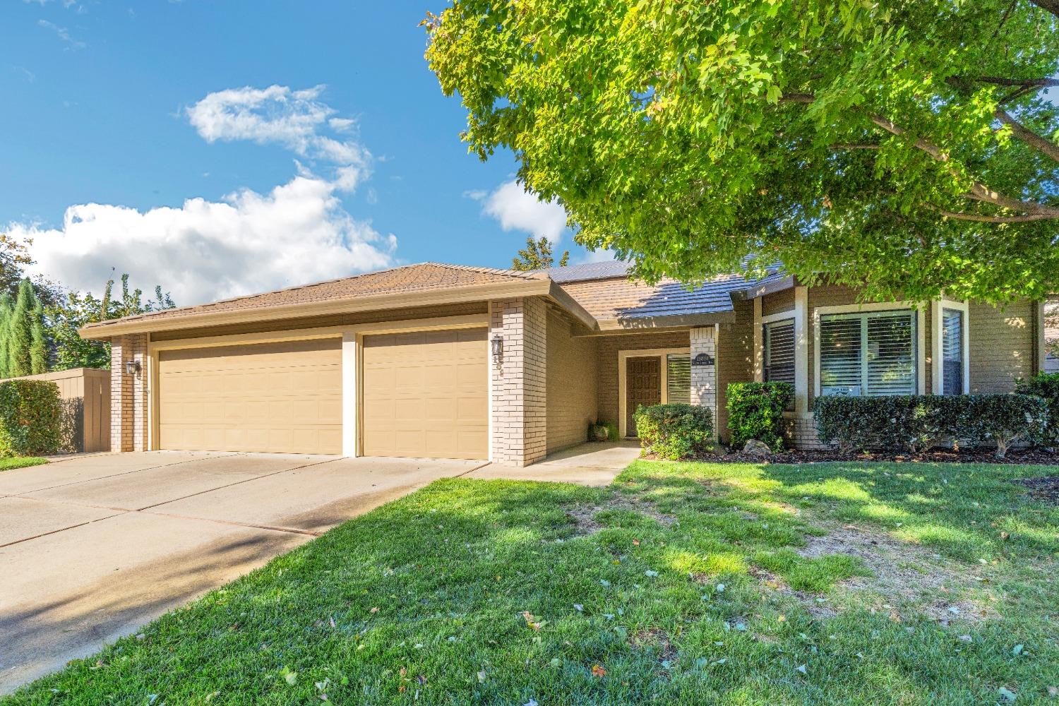 Detail Gallery Image 2 of 47 For 11881 S Carson Way, Gold River,  CA 95670 - 3 Beds | 2 Baths