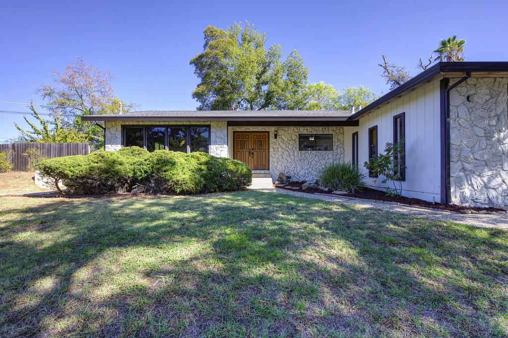 Detail Gallery Image 42 of 70 For 9801 Blue Lake Dr, Folsom,  CA 95630 - 4 Beds | 2 Baths