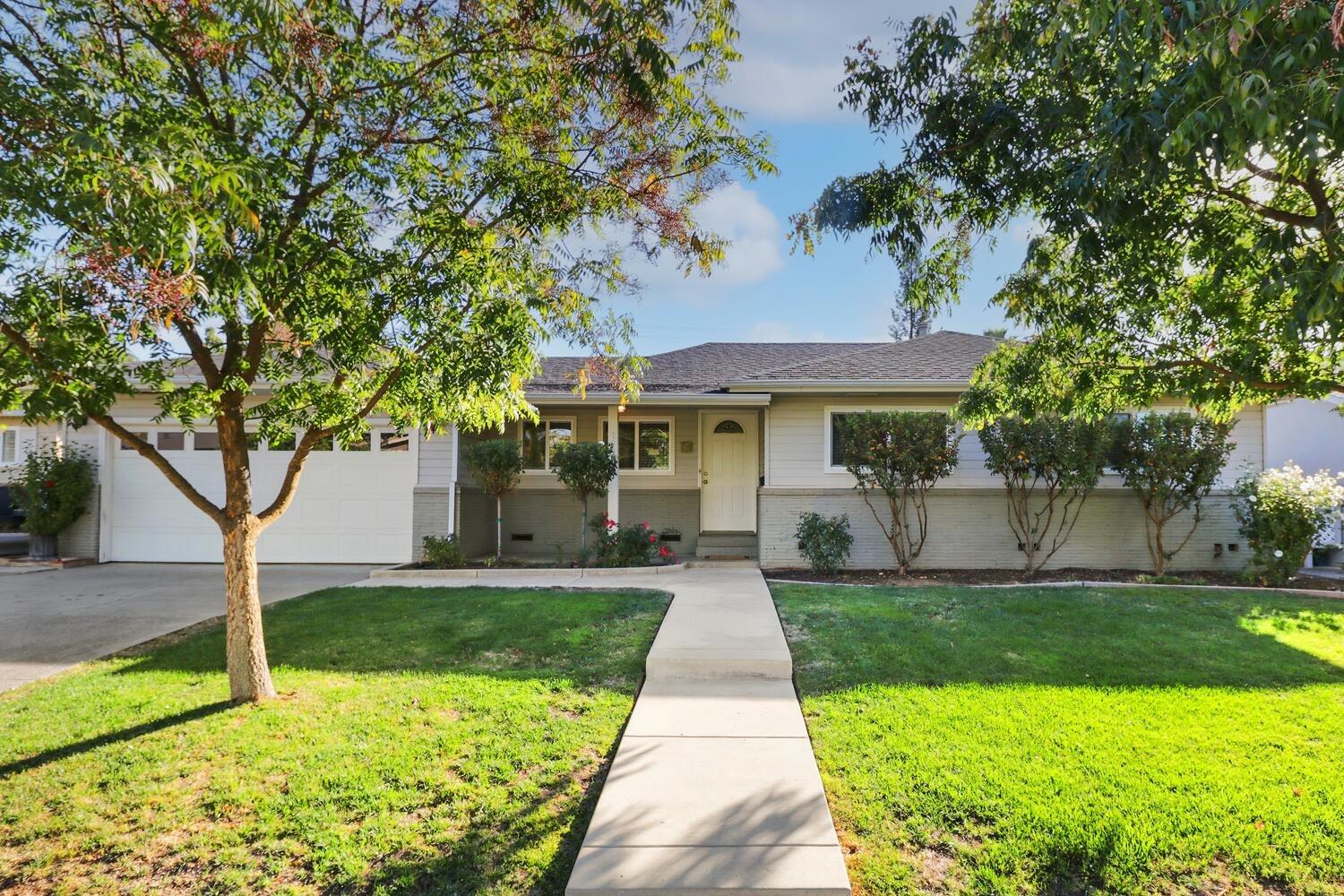 Detail Gallery Image 1 of 40 For 1740 Olympus Dr, Sacramento,  CA 95864 - 3 Beds | 1/1 Baths