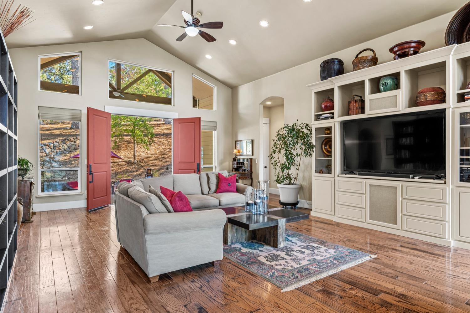 Detail Gallery Image 21 of 67 For 4686 Pinta Ct, Camino,  CA 95709 - 3 Beds | 3/2 Baths