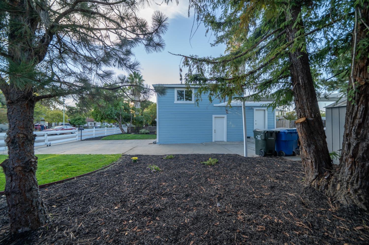 Detail Gallery Image 34 of 34 For 3231 32nd Ave, Sacramento,  CA 95824 - 3 Beds | 1/1 Baths