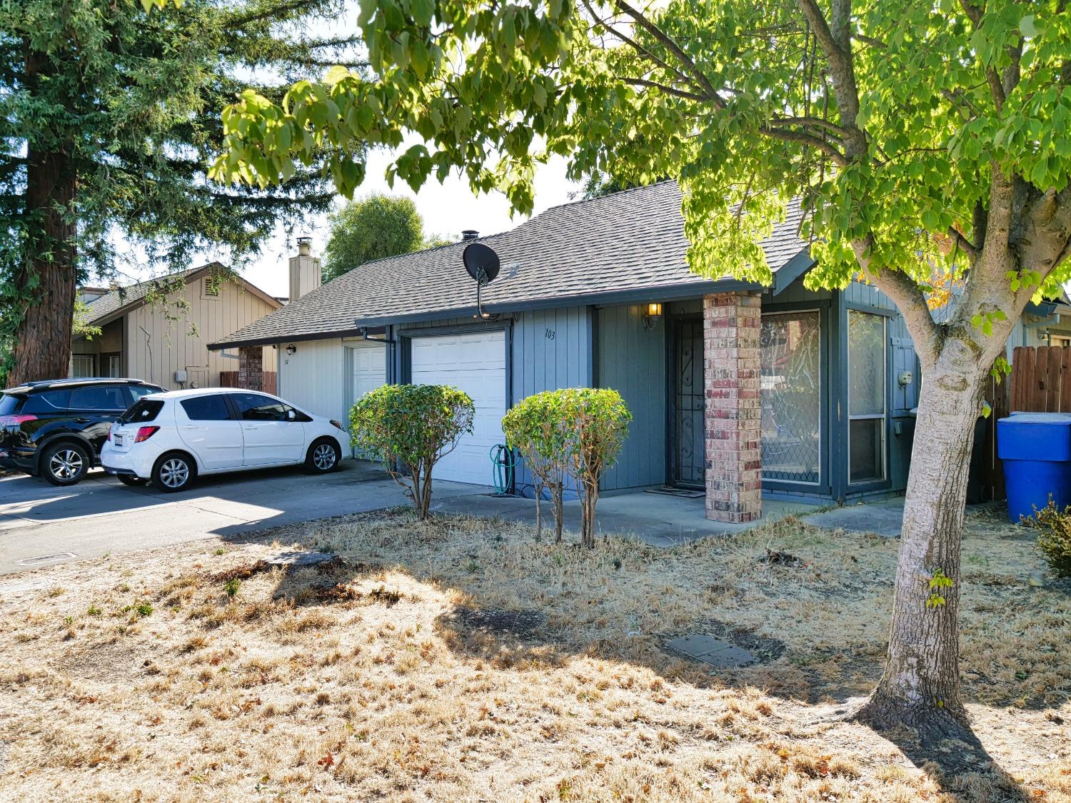 Detail Gallery Image 1 of 20 For 103 Pulsar Cir, Sacramento,  CA 95822 - 2 Beds | 2 Baths