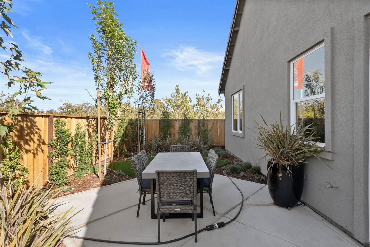 Detail Gallery Image 45 of 51 For 5542 Thomson Loop, Davis,  CA 95616 - 2 Beds | 2/1 Baths