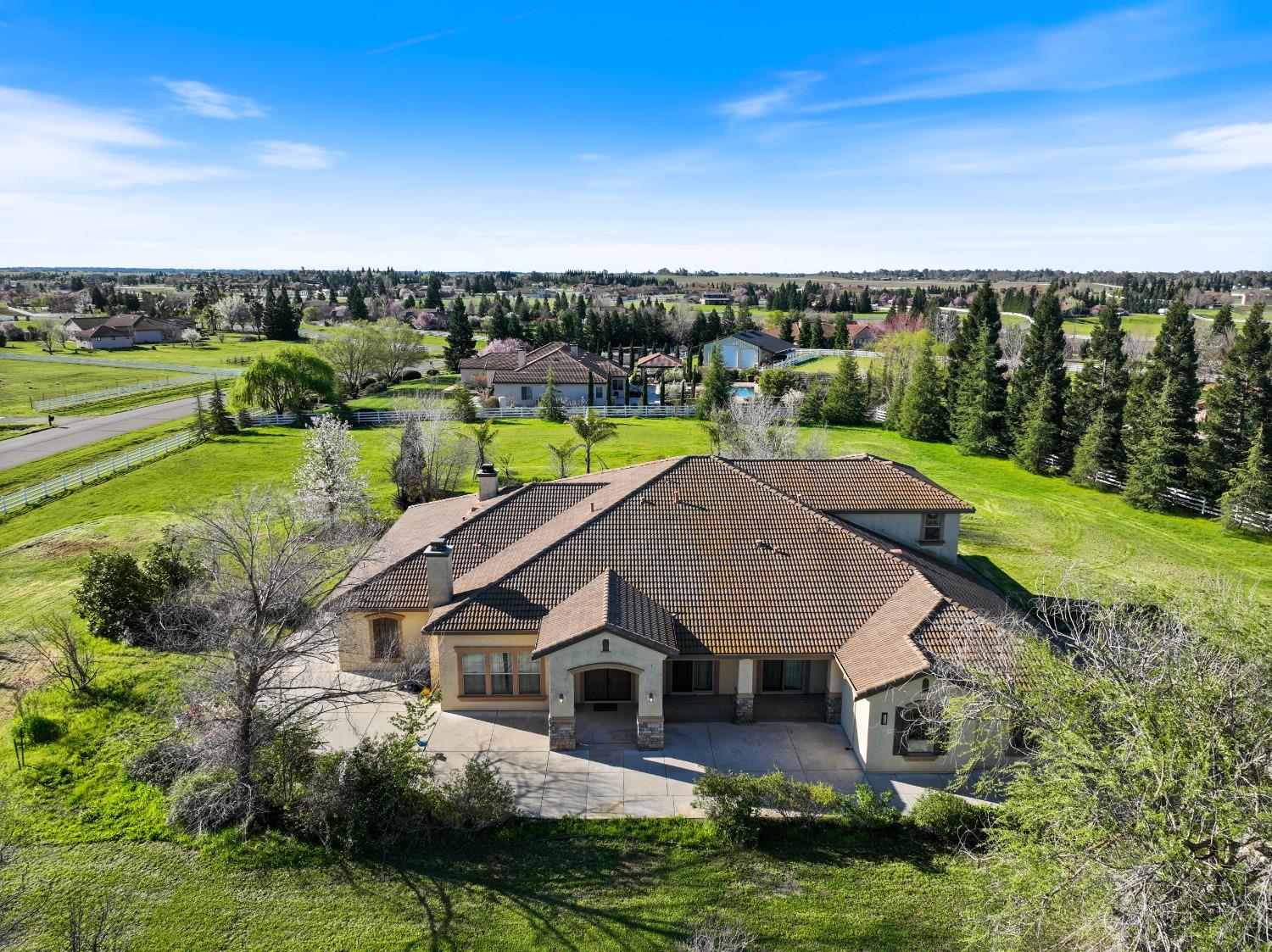 Detail Gallery Image 29 of 34 For 12660 Jodhpur Ct, Wilton,  CA 95693 - 5 Beds | 5/1 Baths