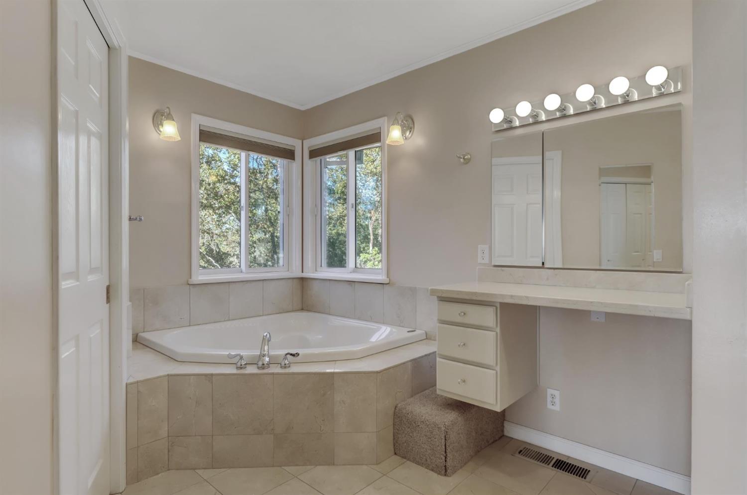 Detail Gallery Image 52 of 64 For 16174 Thornberry Ln, Grass Valley,  CA 95949 - 3 Beds | 4 Baths