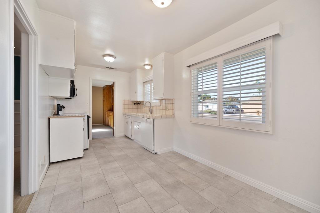 Detail Gallery Image 10 of 64 For 1444 Overholtzer Dr, Modesto,  CA 95355 - 3 Beds | 2 Baths