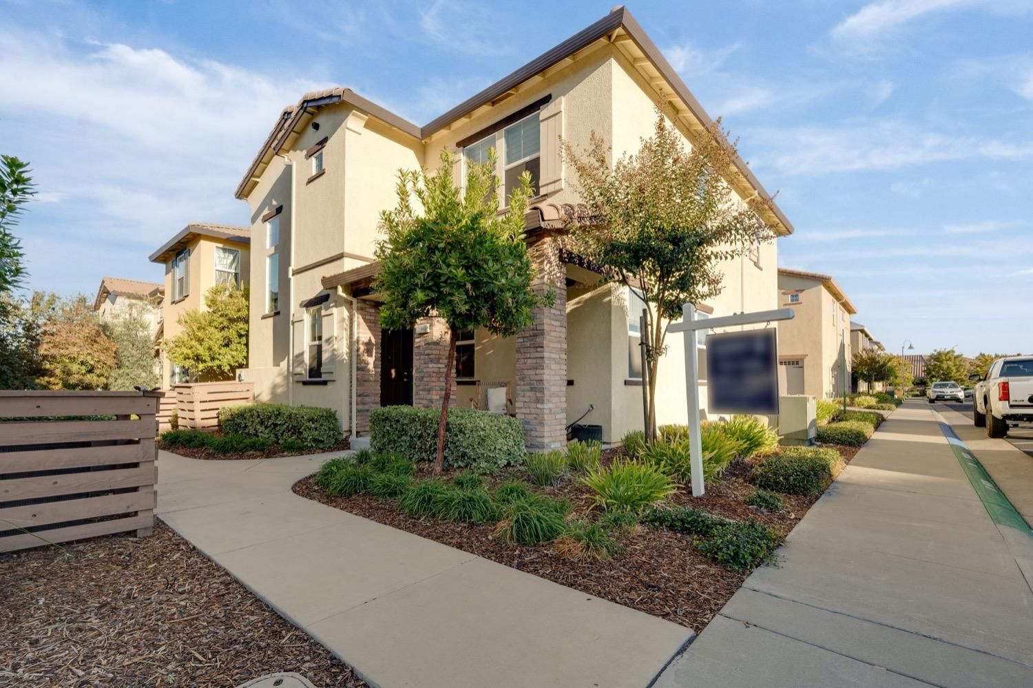 Detail Gallery Image 1 of 40 For 1140 Veranda Ct, Folsom,  CA 95630 - 4 Beds | 2/1 Baths