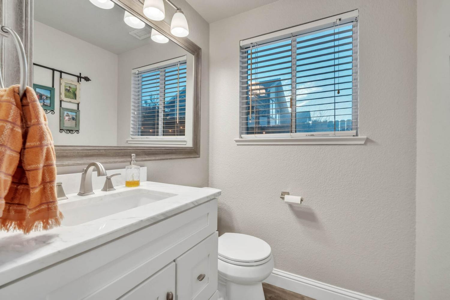 Detail Gallery Image 18 of 46 For 4929 Fawnridge Ct, Antelope,  CA 95843 - 3 Beds | 2/1 Baths