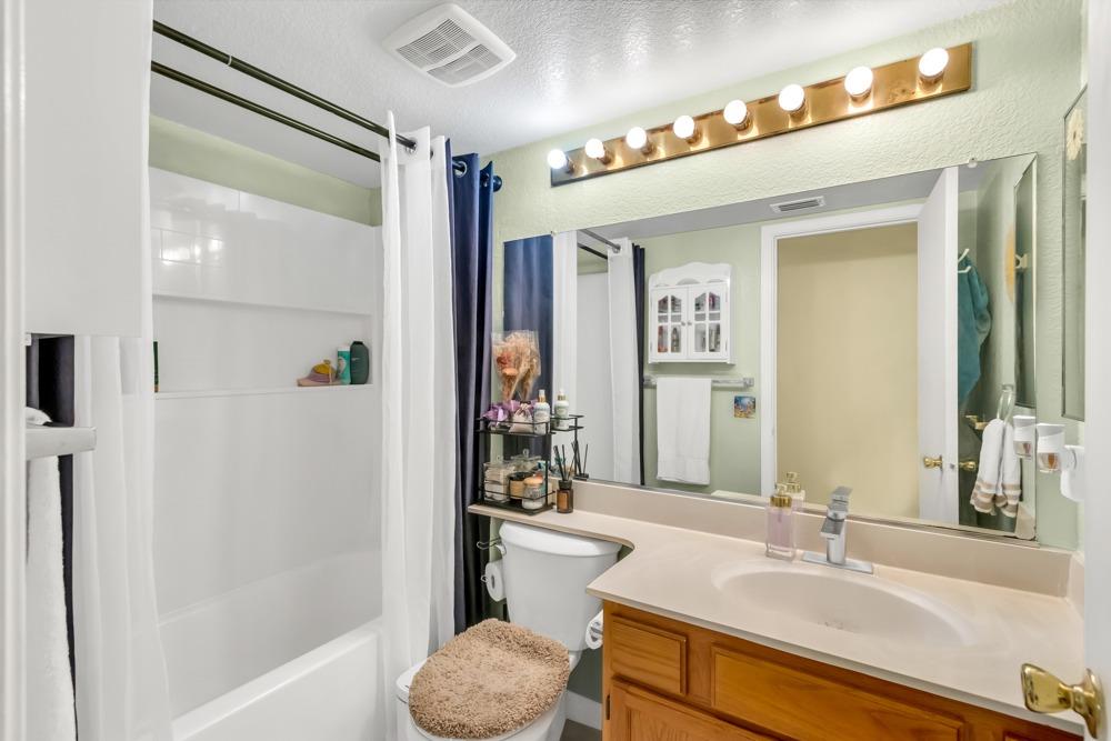 Detail Gallery Image 16 of 34 For 5840 Stubblefield Way, Sacramento,  CA 95823 - 3 Beds | 2 Baths