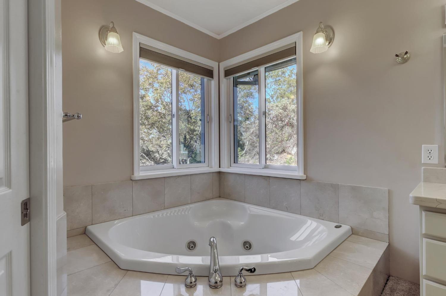 Detail Gallery Image 45 of 64 For 16174 Thornberry Ln, Grass Valley,  CA 95949 - 3 Beds | 4 Baths