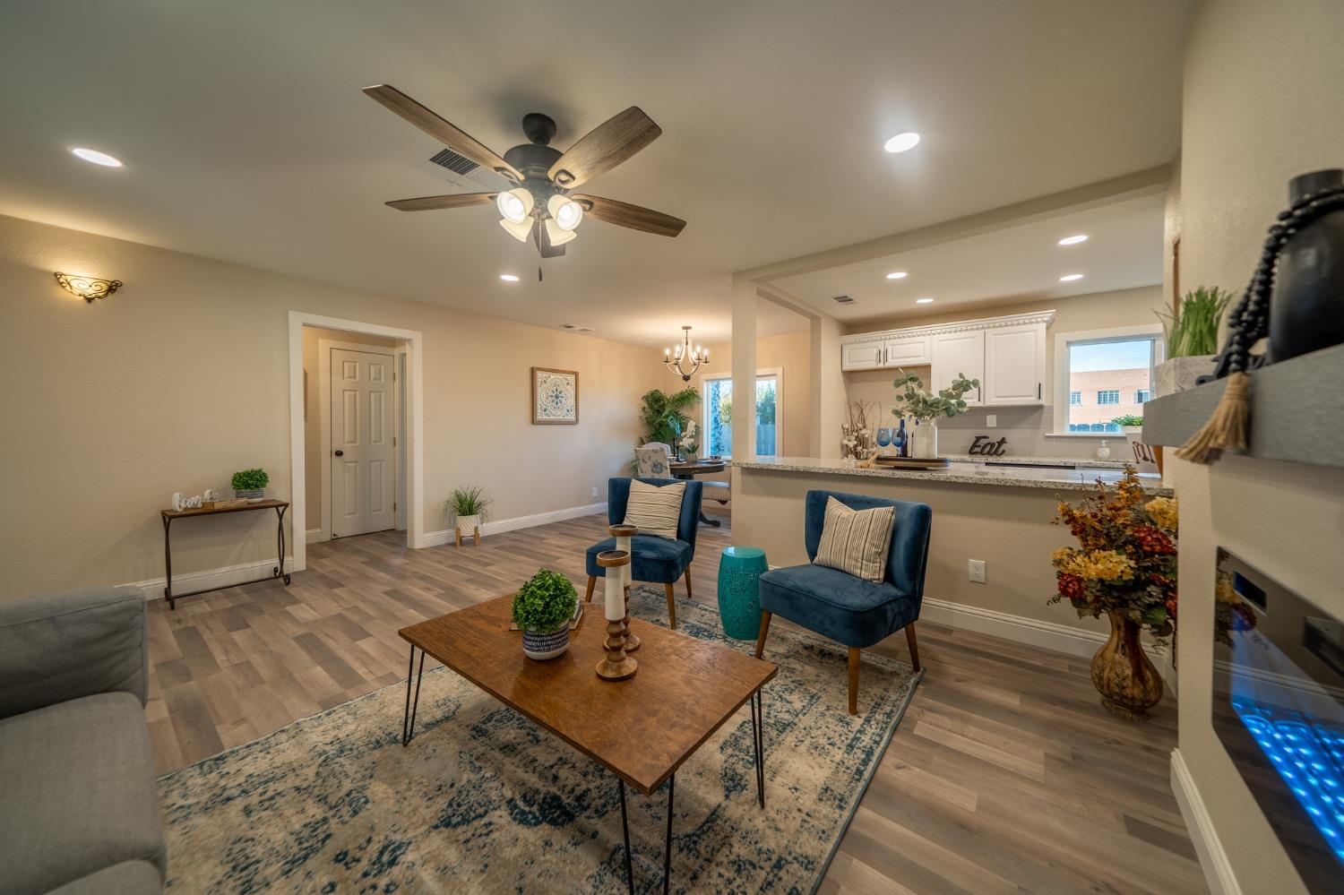 Detail Gallery Image 12 of 34 For 3231 32nd Ave, Sacramento,  CA 95824 - 3 Beds | 1/1 Baths