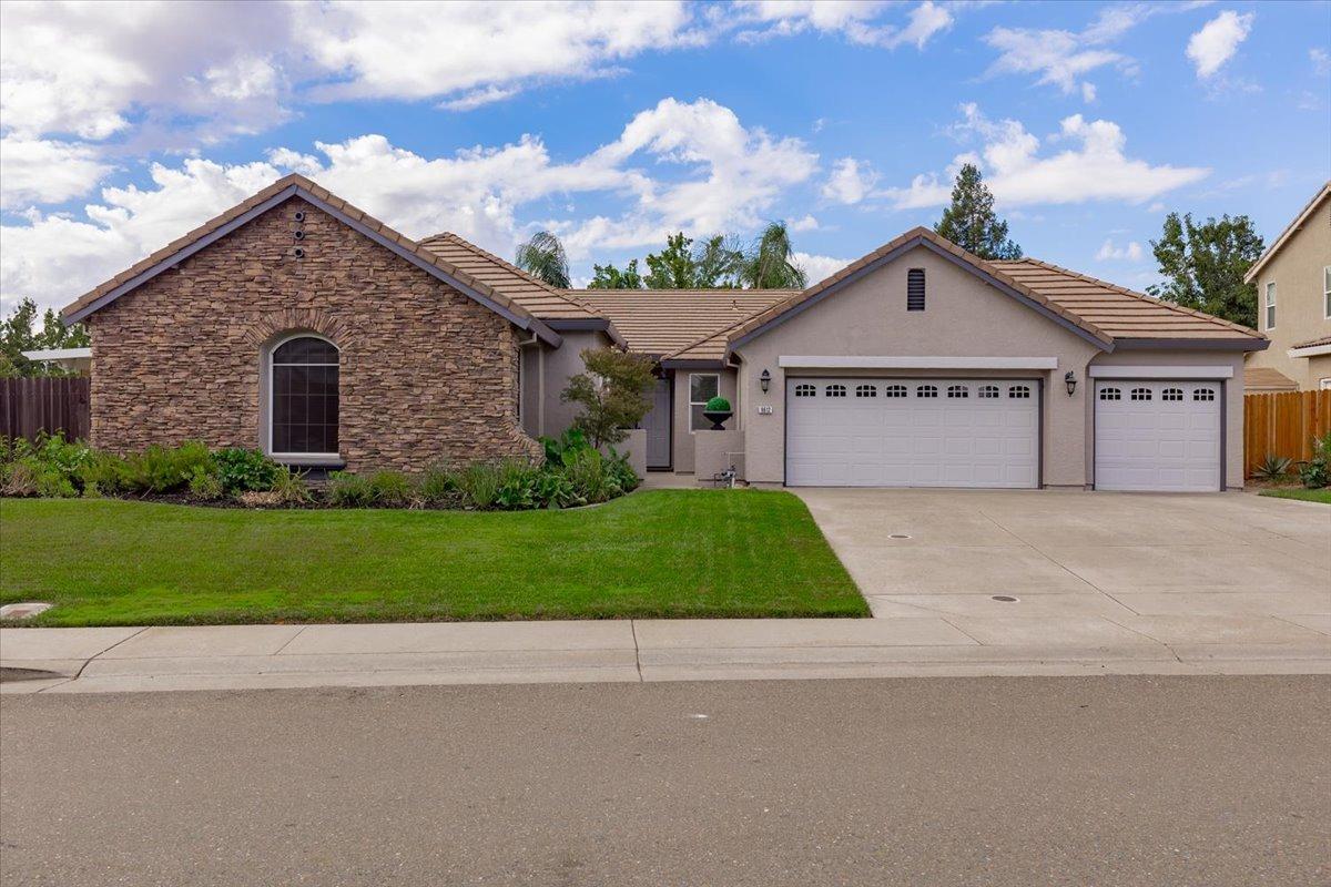 Detail Gallery Image 1 of 1 For 9612 Chrome Ct, Elk Grove,  CA 95624 - 3 Beds | 3/1 Baths