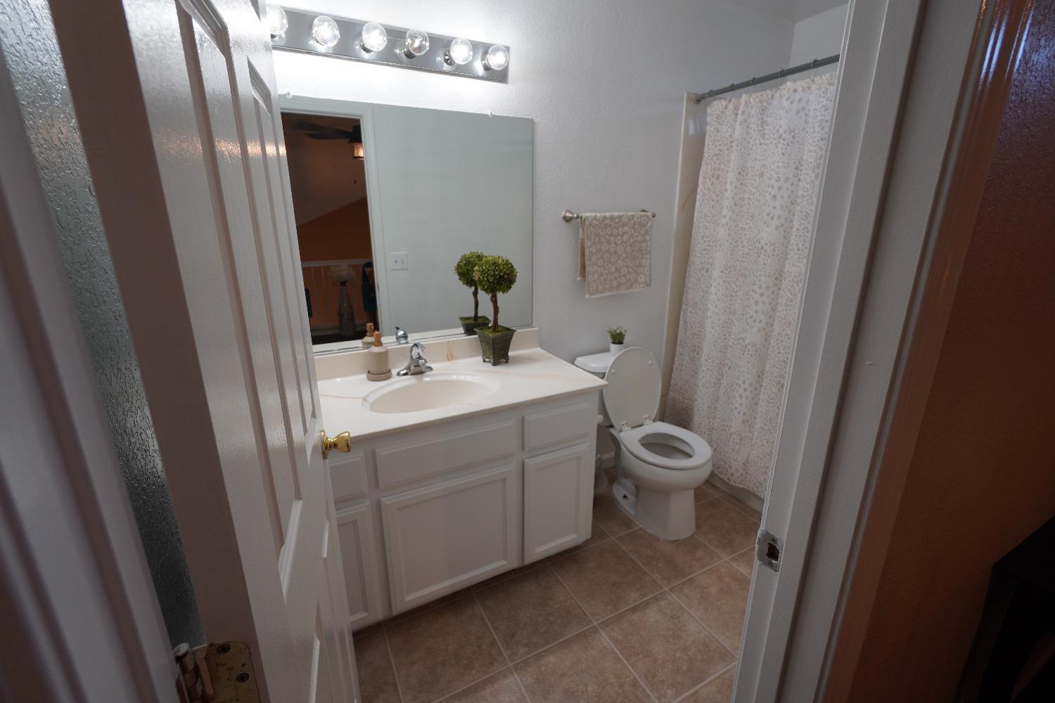 Detail Gallery Image 16 of 21 For 1585 Monroe, Lodi,  CA 95242 - 3 Beds | 2/1 Baths