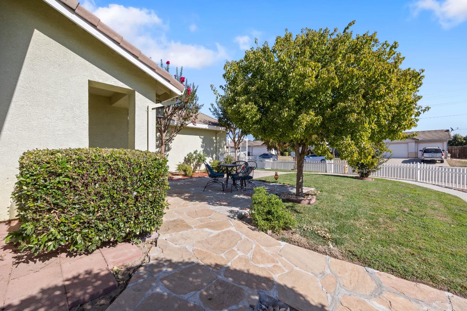 Detail Gallery Image 7 of 37 For 1154 Amberhill Ave, Galt,  CA 95632 - 3 Beds | 2 Baths