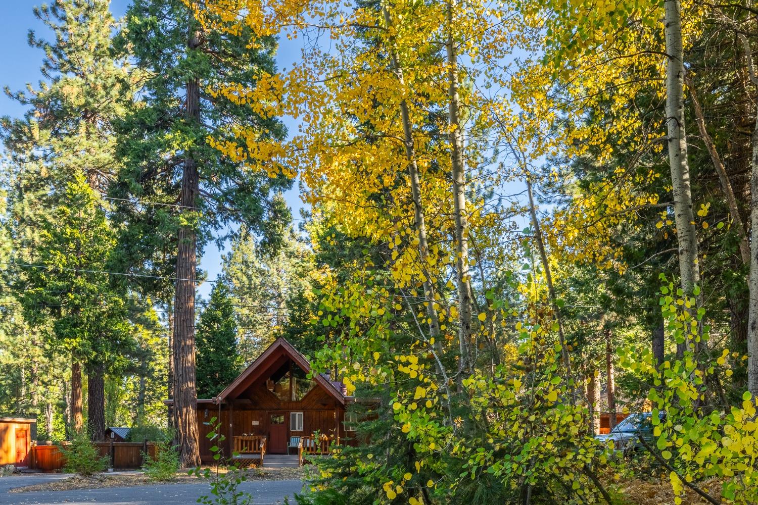 Detail Gallery Image 4 of 24 For 620 Tavern Dr, Tahoe City,  CA 96145 - 3 Beds | 2 Baths