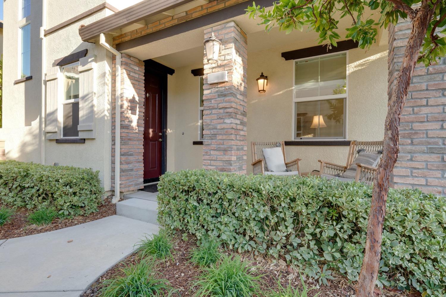 Detail Gallery Image 4 of 40 For 1140 Veranda Ct, Folsom,  CA 95630 - 4 Beds | 2/1 Baths