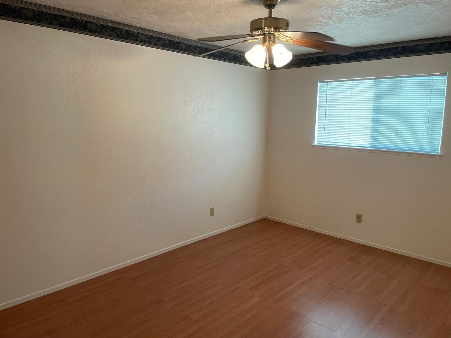 Detail Gallery Image 8 of 12 For 3308 Sherwood Ave #24,  Modesto,  CA 95350 - 2 Beds | 1 Baths