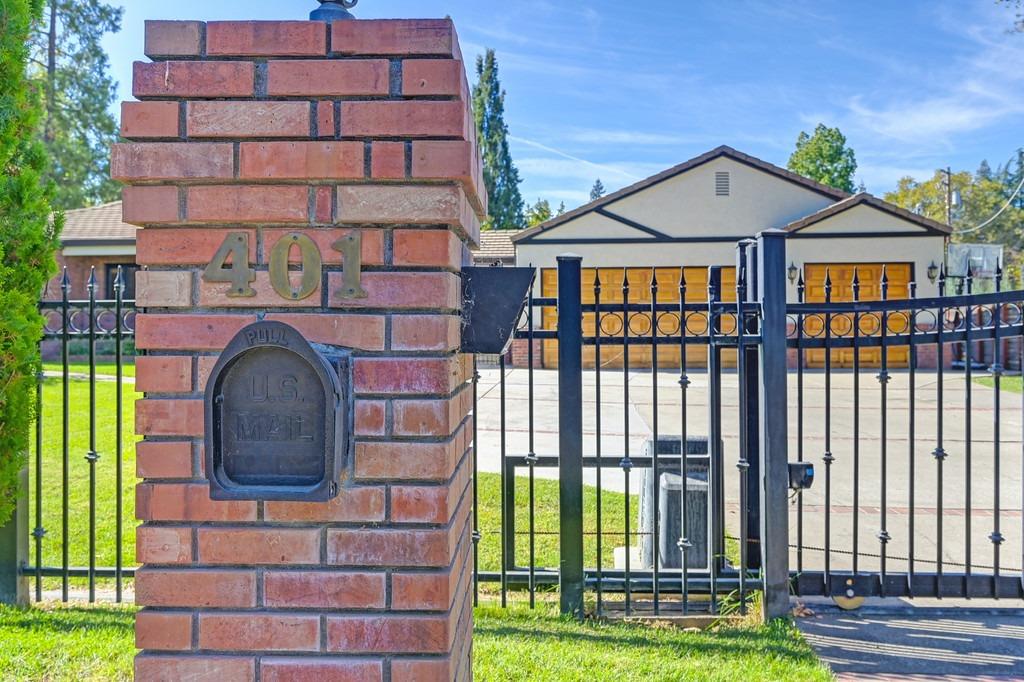 Detail Gallery Image 3 of 69 For 401 Bret Harte Rd, Sacramento,  CA 95864 - 4 Beds | 3/1 Baths