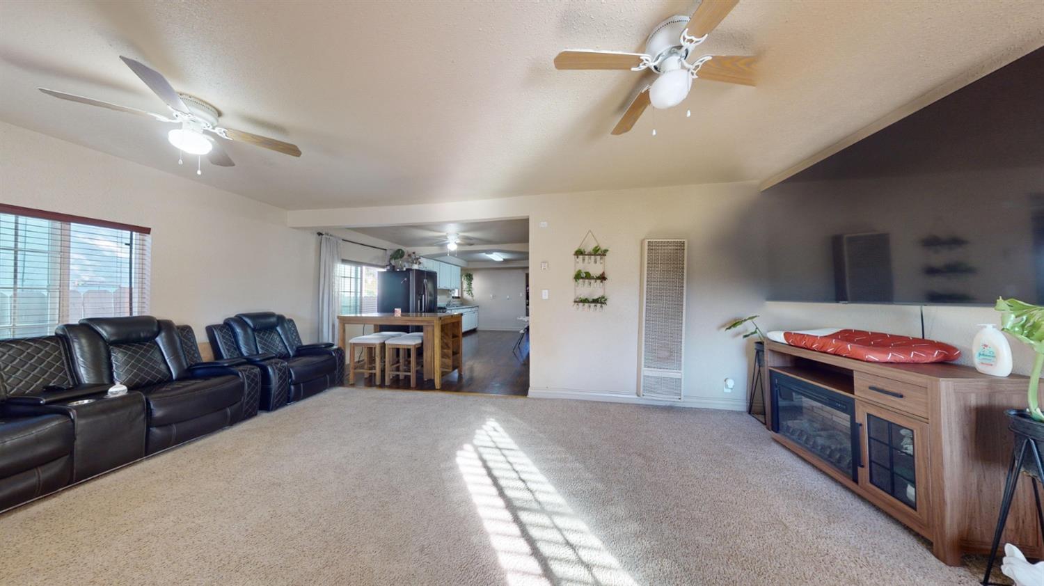 Detail Gallery Image 11 of 28 For 2449 E Lindsay, Stockton,  CA 95205 - 2 Beds | 1 Baths