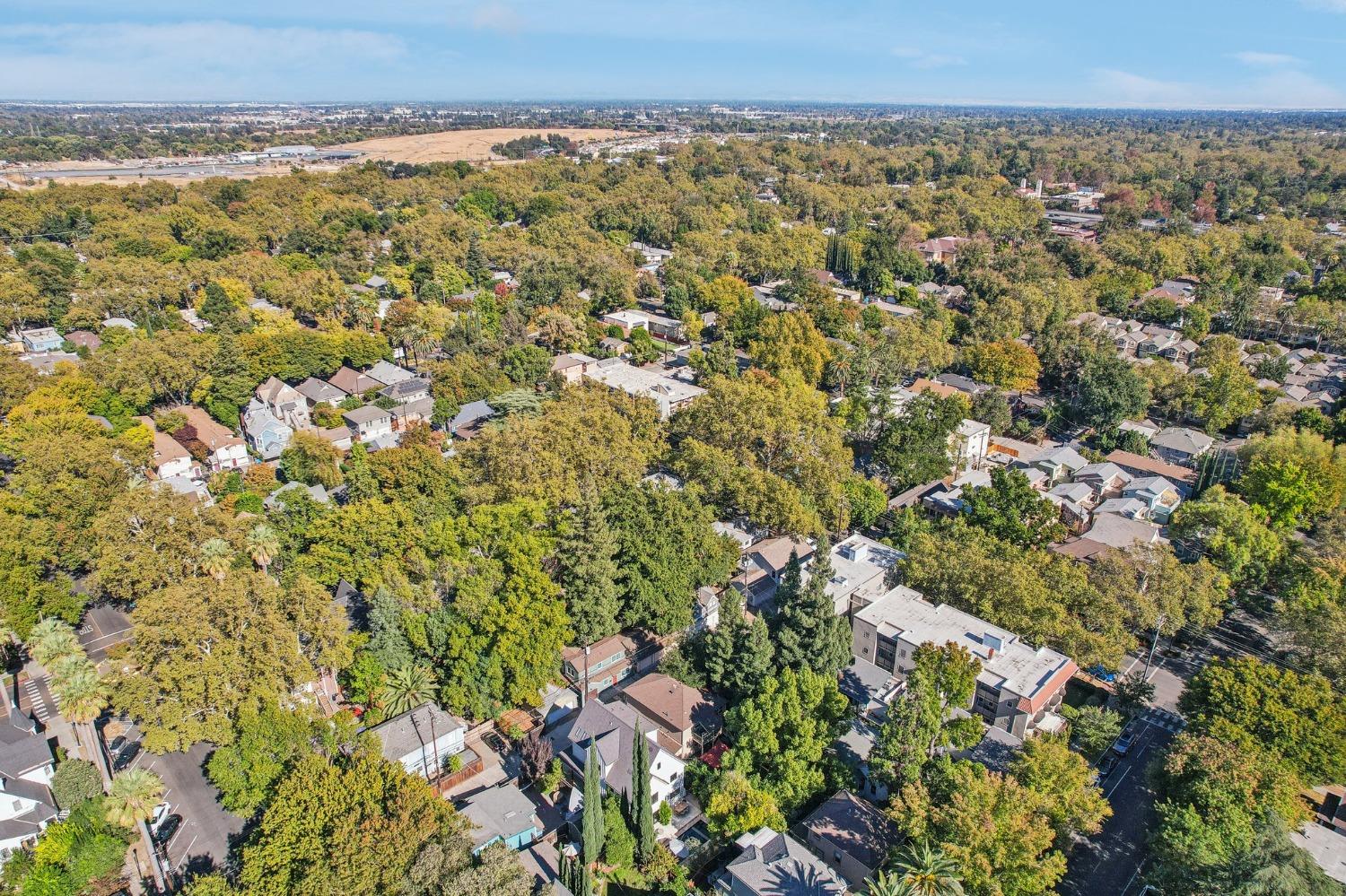 Detail Gallery Image 48 of 52 For 2408 Historic Aly, Sacramento,  CA 95816 - 4 Beds | 4 Baths